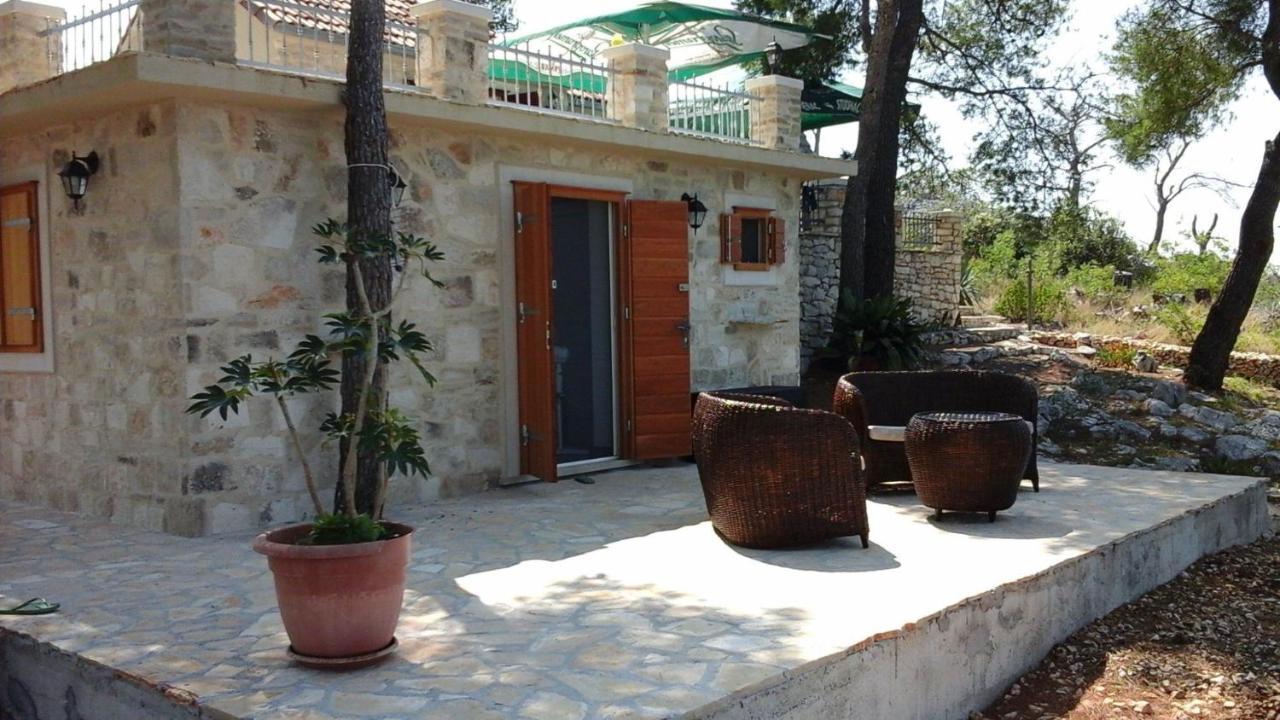 House Vesna Kupinova Villa Milna  Exterior photo